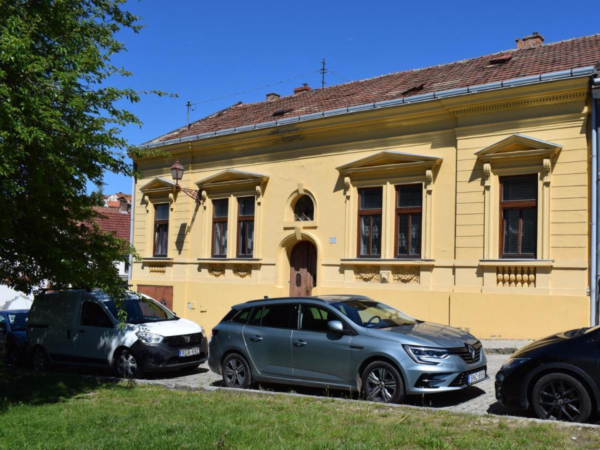 Malomszeg Apartman 2 Pecs Exterior photo