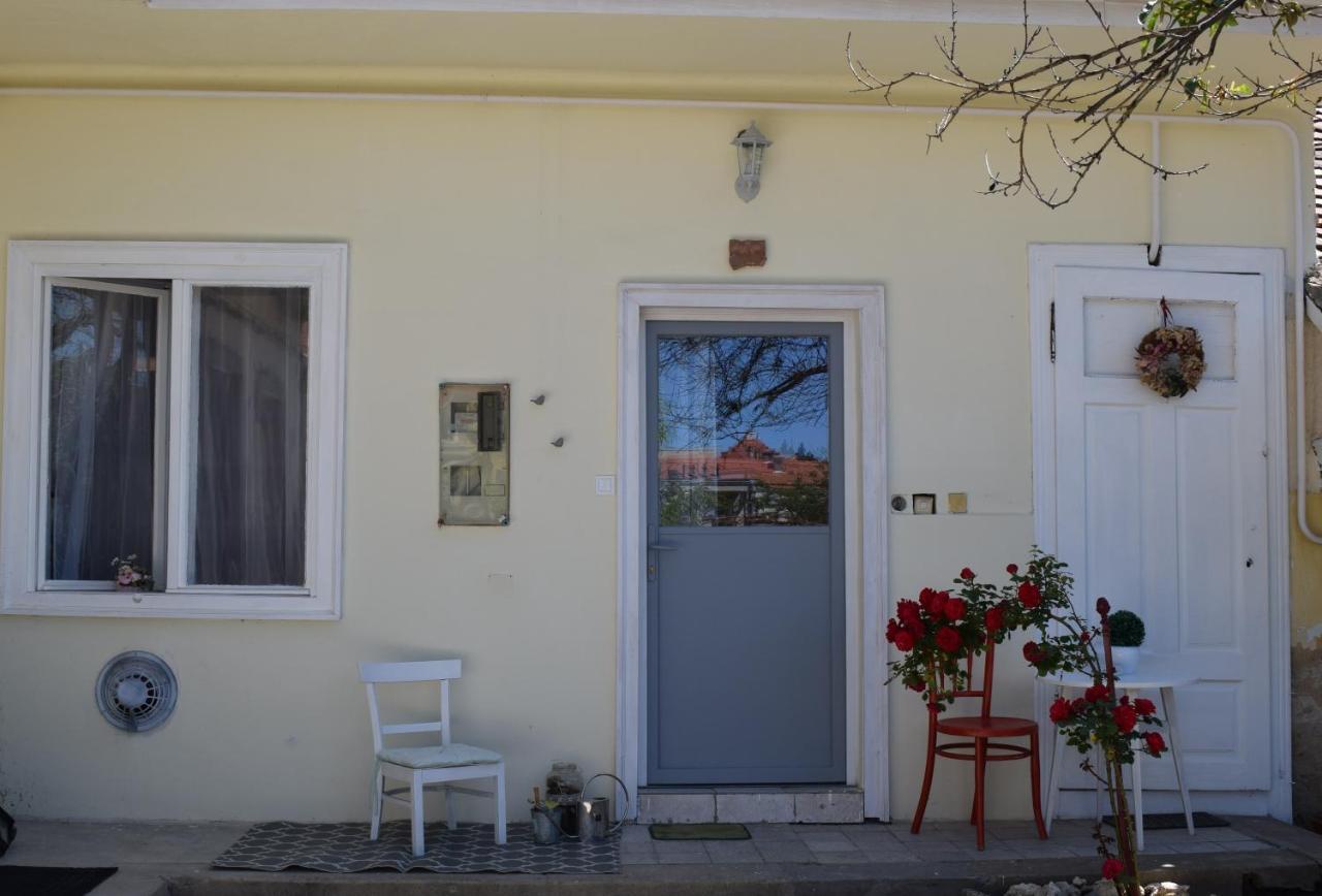 Malomszeg Apartman 2 Pecs Exterior photo