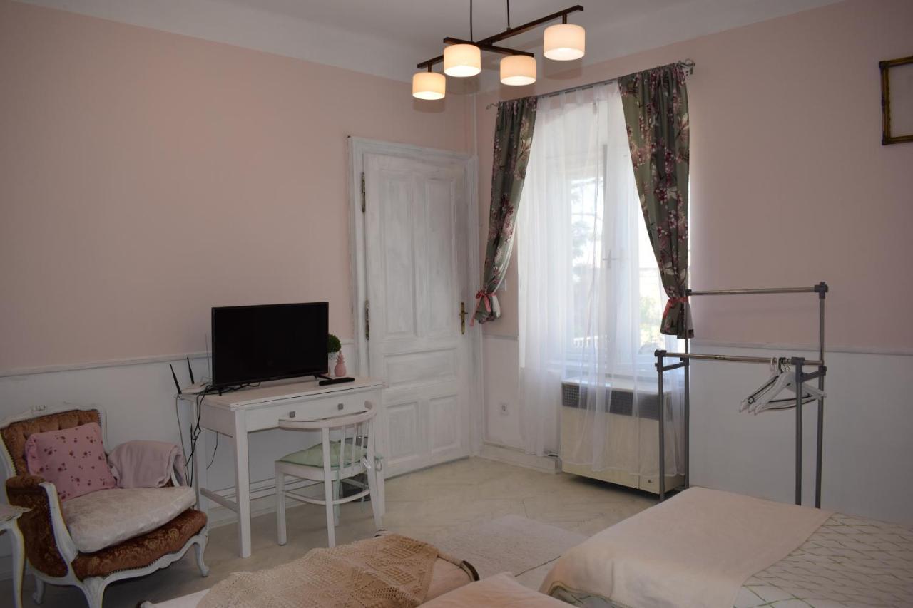 Malomszeg Apartman 2 Pecs Exterior photo